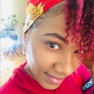 Meet your Posher, Alexia